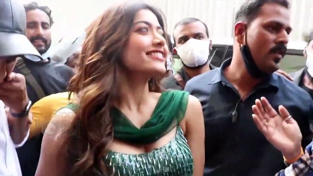 Rashmika Mandanna SCARED After Huge Crowd MOBBED Her After Pushpa Event In Mumbai