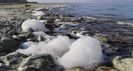 Burdur Gölü köpüklendi, uzmanlardan açıklama geldi