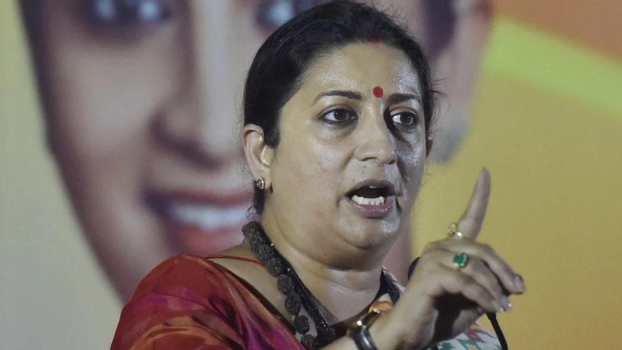 Parliament amidst uproar, Smriti Irani replied to opposition