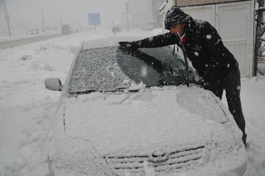 Doğu'daki 4 ilde 306 yerleşim birimine ulaşım sağlanamıyor