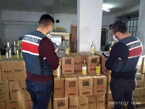 Son dakika haberleri: Jandarma'dan yılbaşı öncesi sahte içki operasyonu