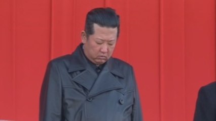 Kim Jong-un participa en un homenaje multitudinario en honor de su padre