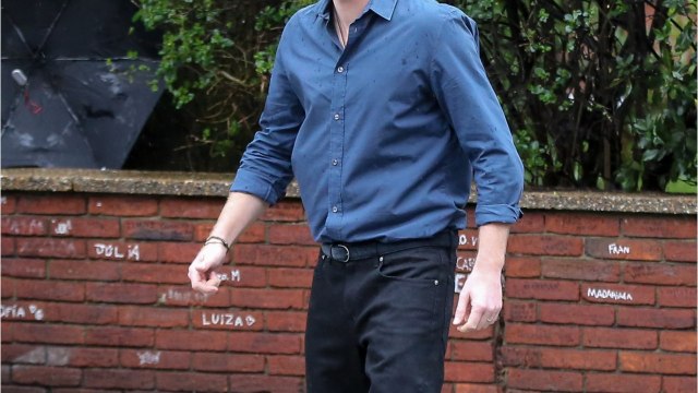 GALA VIDEO - Le prince Harry pas si transformé par Meghan : le rockeur Bon Jovi raconte les coulisses de leur rencontre