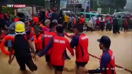 Rai tayfununda bir aylık bebek leğenle kurtarıldı