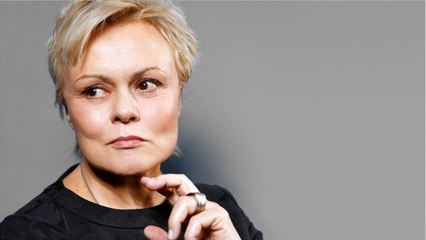 GALA VIDÉO - Muriel Robin : son rituel avant de monter sur scène