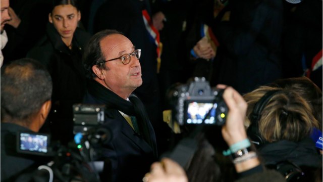 GALA VIDEO - François Hollande s'en prend à la personnalité d'Emmanuel Macron