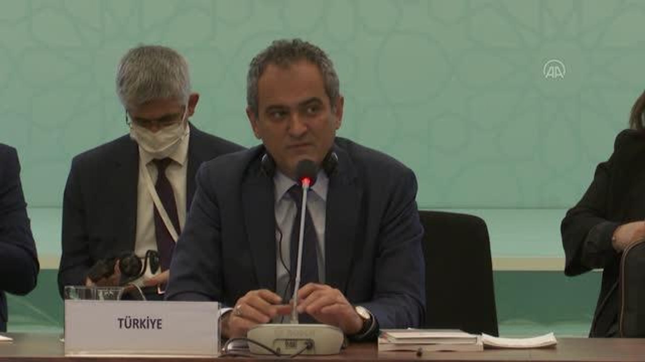 Bakan Özer, Türkiye-Afrika Ortaklık Zirvesi'nde eğitim bakanları oturumunun kapanışında konuştu