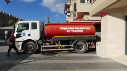 Son dakika haber! KUŞADASI'NDA ÇIKAN YANGINDA TARİHİ EV KÜLE DÖNDÜ