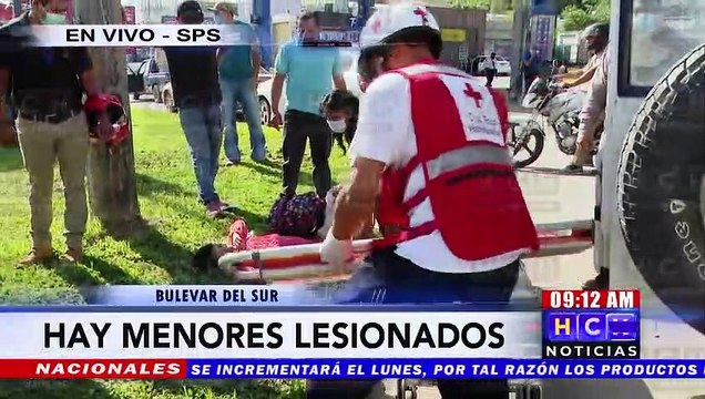 ¡Salvados de milagro! Varios heridos, deja brutal colisión entre bus y camión en SPS