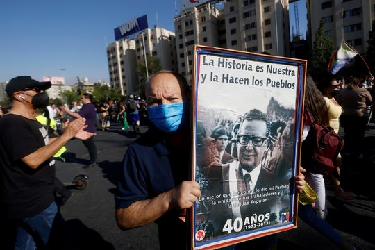 La muerte de la viuda de Pinochet agita el cierre de campaña electoral en Chile