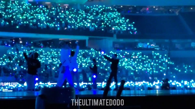 Army Bomb Wave + Final Ment Fancam BTS Permission to Dance PTD in LA Concert Live