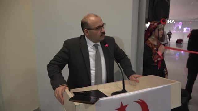 Afgan gençler ülkelerinde yaşadıkları zulmü tiyatro gösterisiyle gözler önüne serdi- Gelin tanış Olalım temalı Uluslararası Göçmenler Günü ...