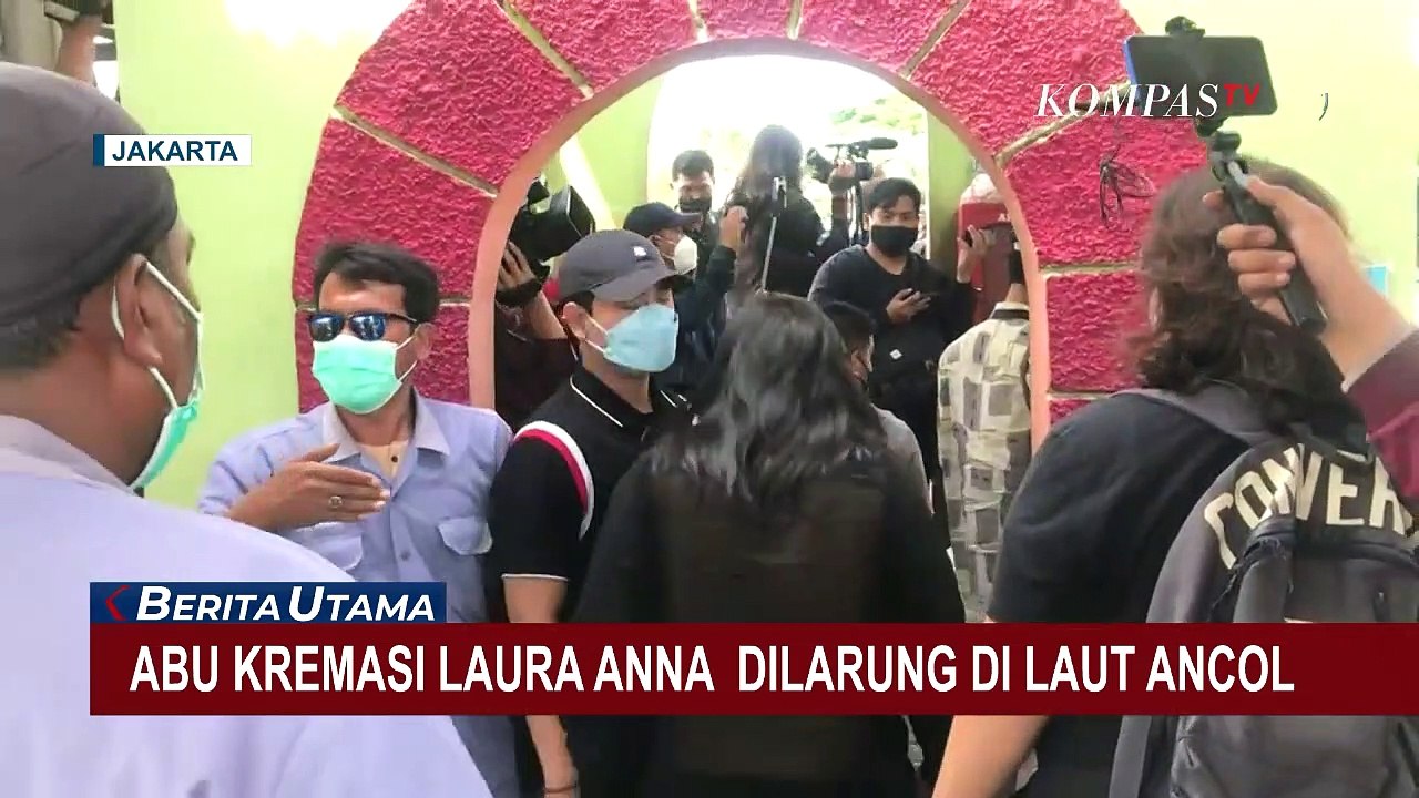 Suasana Khidmat Pelarungan Abu Kremasi Selebgram Laura Anna, Dihadiri Keluarga dan Sahabat