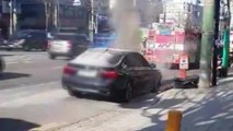 주행 중이던 BMW 승용차 불...엔진룸에서 연기 나 / YTN