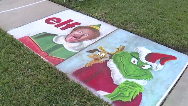 Florida man draws classic Christmas characters on sidewalk