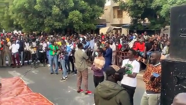 Place de la Nation: Flop total de la manif de Y en a Marre et de FRAPP