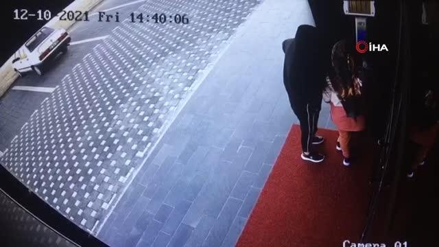 150 bin TL değerinde ziynet eşyası çalan kadın hırsız önce kameralara sonra polise yakalandı