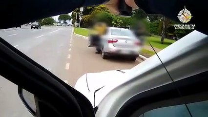 Perseguição a suspeitos de esfaqueamento