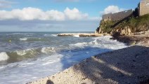 Forte vento in Puglia, a Bisceglie proseguono le mareggiate - VIDEO