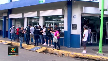 Download Video: tn7-OIJ-realizó operativo en busca de celulares y otros objetos robados cerca de casas de empeño -171221