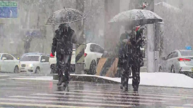 [날씨] 올겨울 최강 한파, 서울 -11.2℃...수도권 오후 함박눈 / YTN