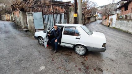 MADDE BAĞIMLISI OĞULLARI EVİ YAKTI; OTOMOBİLDE KALIYORLAR