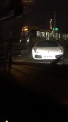 Bursa'da lüks otomobil kayganlaşan yolda kontrolden çıktı, bariyerlere çarptı