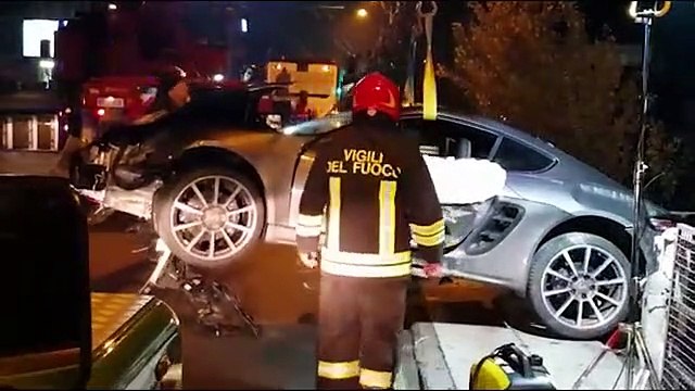 Incidente Bologna, il video dell'auto caduta dal ponte