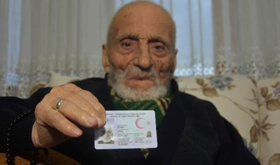 Son dakika haber... 99 YAŞINDA KORONAVİRÜSÜ YENİŞİNİ TÜRKÜ SÖYLEYEREK KUTLAMIŞTI; HAYATINI KAYBETTİ