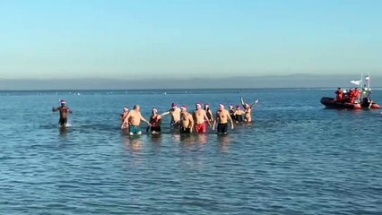 Martigues: les nageurs de Noël au rendez-vous