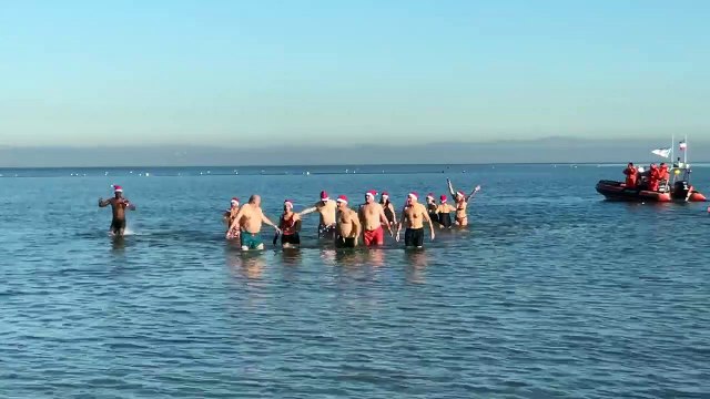 Martigues: les nageurs de Noël au rendez-vous