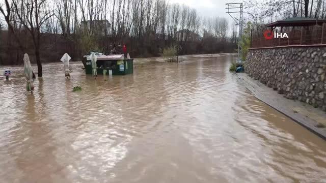 Son dakika haberleri! Bartın Irmağı yükseldi, iskeleler sular altında kaldı