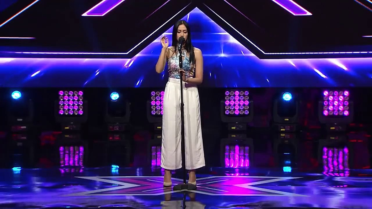 Nadhira ulya- X Factor indonesia . Juri pun terbawa suana