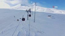 Kış turizminin merkezi Erciyes'te kayak sezonu açıldı