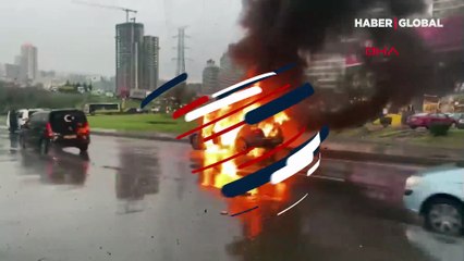 E-5'te araç alev topuna döndü, trafik felç oldu