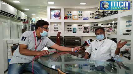 मास्क पहने रहने के बाद भी मनपा के मजी सैनिक ने व्यपारी का कटा चालान मजी सैनिक के मास्क पर उठे सवाल- Mcn live lite