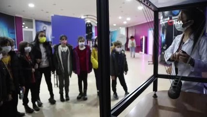 Çocuklar Aydın Büyükşehir Belediyesi Bilim ve Deney Evi'nde yeni keşiflere çıkıyor