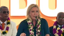 Marine Présidentielle: Marine Le Pen en campagne à Mayotte pour 