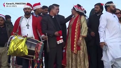 Karachi Christians hold pre-Christmas procession