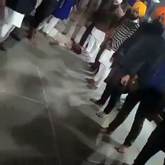 ਦਰਬਾਰ ਸਾਹਿਬ ਅੰਦਰ ਬੇਅਦਬੀ ਕਰਨ ਵਾਲਾ