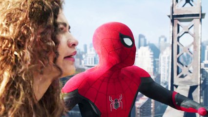 SPIDER-MAN: NO WAY HOME "Peter et MJ Sautent du Pont" Trailer