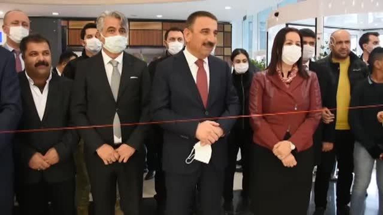 "Mevlana insan ve doğa" konulu resim sergisi açıldı