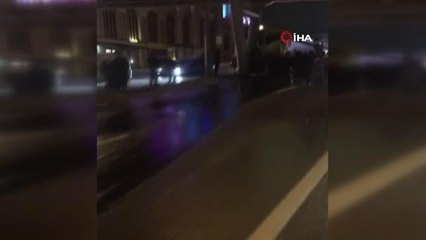 Kontrolden çıkan tır üst geçidin ayaklarına çarparak durabildi: 1 ağır yaralı