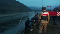 Hafif ticari araç kanala düştü: 1'i AFAD personeli 3 ölü