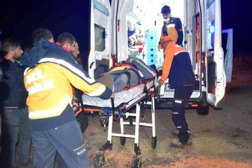 Siverek'te 2 gündür kayalıkta mahsur kalan gezgin genç kurtarıldı