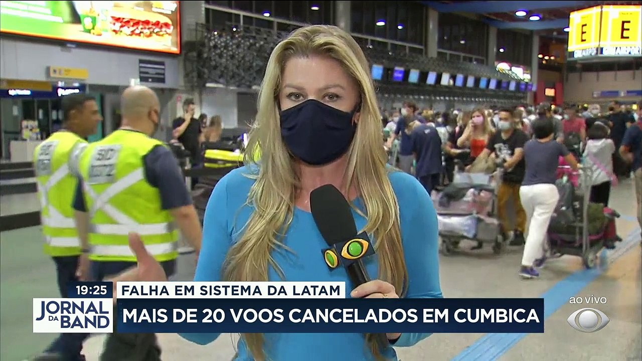 A agência nacional de aviação civil intimou a Itapemirim a prestar assistência aos passageiros que lotam os aeroportos.