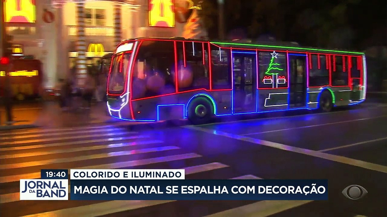 A uma semana do Natal, a magia da festa está nas ruas! A decoração de ruas, casas e shoppings viram atração na noite paulista.
