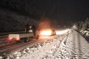 Denizli-Antalya kara yolunda yoğun kar yağışı nedeniyle ulaşım aksıyor