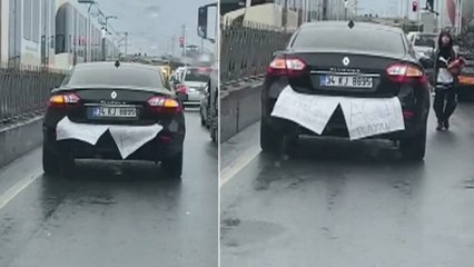 'Çok acemiyim' yazısıyla İstanbul Caddelerinde dolaşıyordu, kaza yaptı