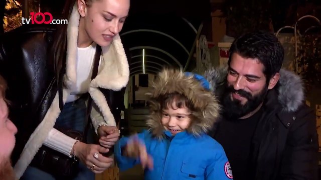 Fahriye Evcen ile Burak Özçivit'in oğlu Karan Özçivit'in tatlılığı... Konuşmaya başladı